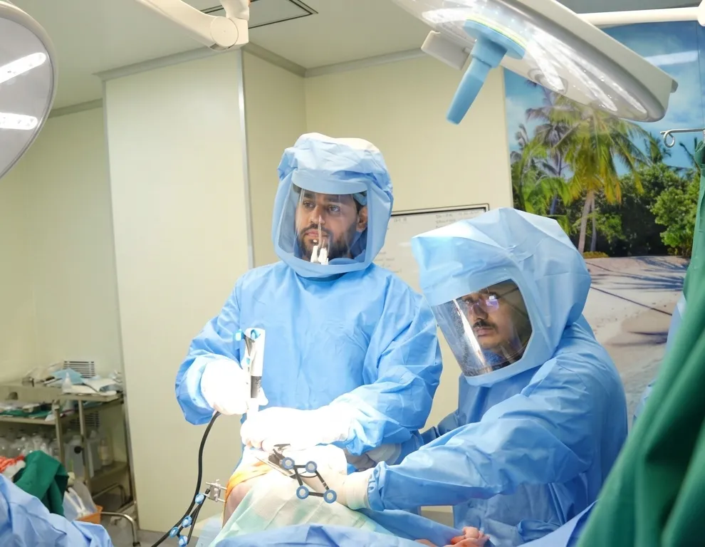 Robotic total knee replacement in progress at Nivam